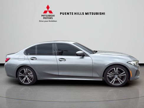 Used 2023 BMW 330i Sedan w/ Premium Package RWD image 5