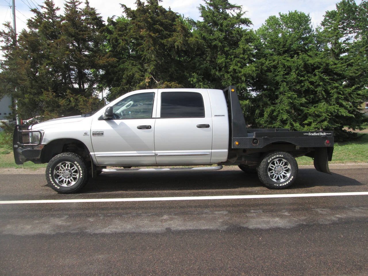 Used 2007 Dodge Ram 2500 Truck Laramie AWD/4WD image 2