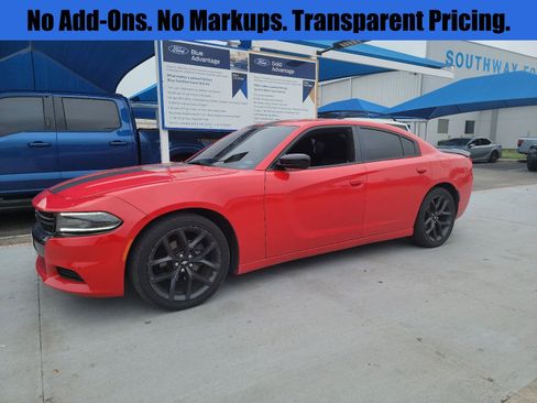 Used 2019 Dodge Charger SXT w/ Plus Group RWD image 1