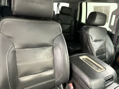 Used 2019 GMC Yukon XL Denali w/ Denali Ultimate Package AWD/4WD image 11