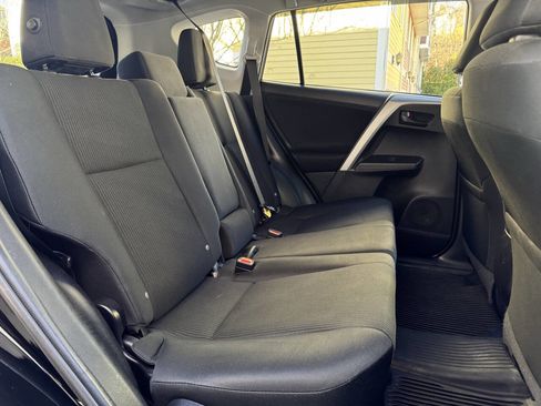 Used 2017 Toyota RAV4 LE image 21