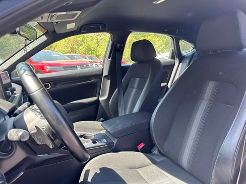 Used 2025 Honda Civic Sport image 14