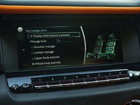 Used 2024 Rolls-Royce Cullinan AWD/4WD image 18