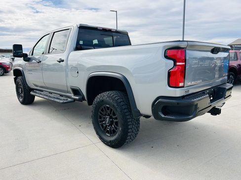 Used 2025 Chevrolet Silverado 2500 ZR2 image 39