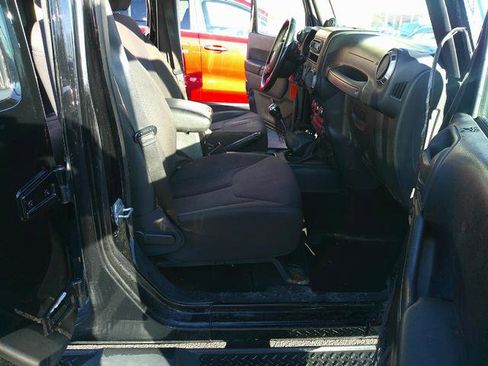 Used 2013 Jeep Wrangler Unlimited Sport image 6