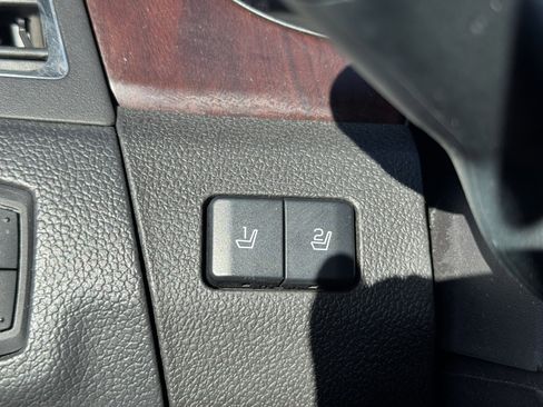 Used 2013 Ford Edge Limited image 32