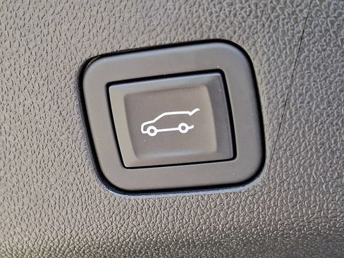 Used 2025 Chevrolet Tahoe High Country AWD/4WD image 27