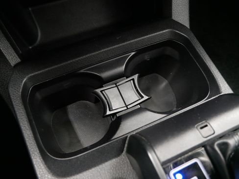 Certified 2022 Toyota Tacoma SR image 33