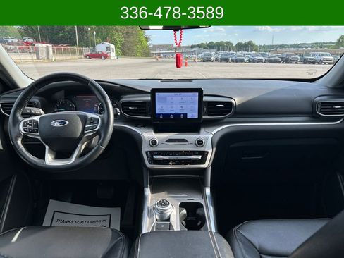 Used 2020 Ford Explorer XLT w/ Equipment Group 202A AWD/4WD image 13