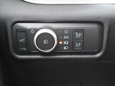 Used 2022 Ford Explorer XLT w/ Equipment Group 202A image 41