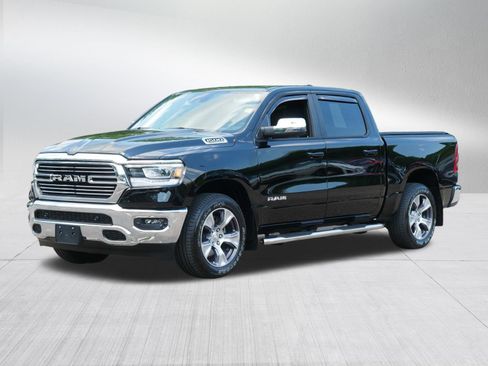 Used 2023 RAM 1500 Laramie AWD/4WD image 3