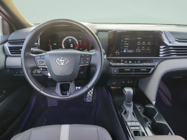 Used 2025 Toyota Camry SE FWD image 10