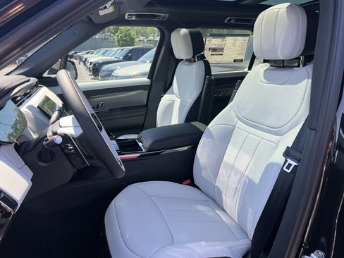 New 2026 Land Rover Range Rover Sport Dynamic SE AWD/4WD image 13