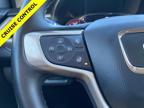 Used 2023 GMC Acadia Denali image 16