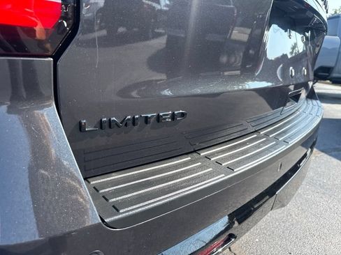 Used 2023 Ford Expedition Limited AWD/4WD image 11