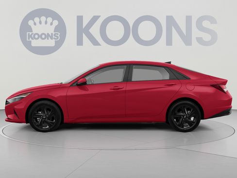 Used 2023 Hyundai Elantra SEL w/ Cargo Package FWD image 2