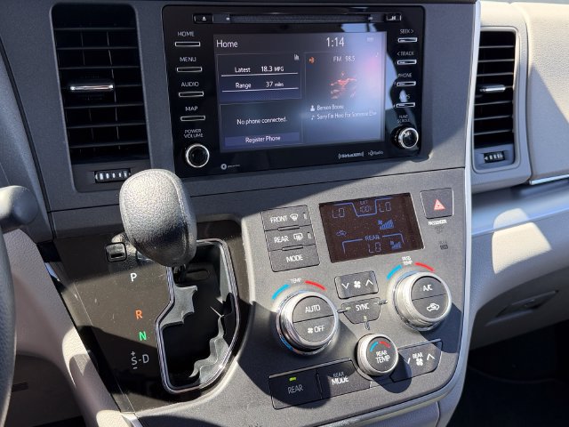 Used 2020 Toyota Sienna LE w/ Carpet Mat Package FWD image 19