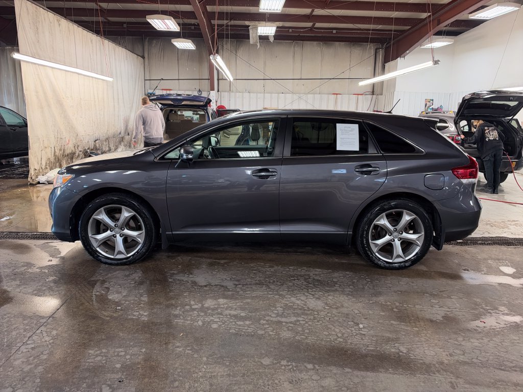 Used 2015 Toyota Venza AWD image 2
