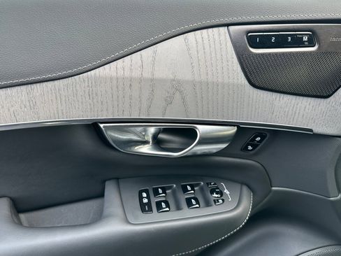 Certified 2025 Volvo XC90 T8 Ultra w/ Protection Package Premier image 10