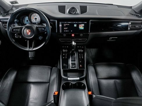 Used 2023 Porsche Macan image 36