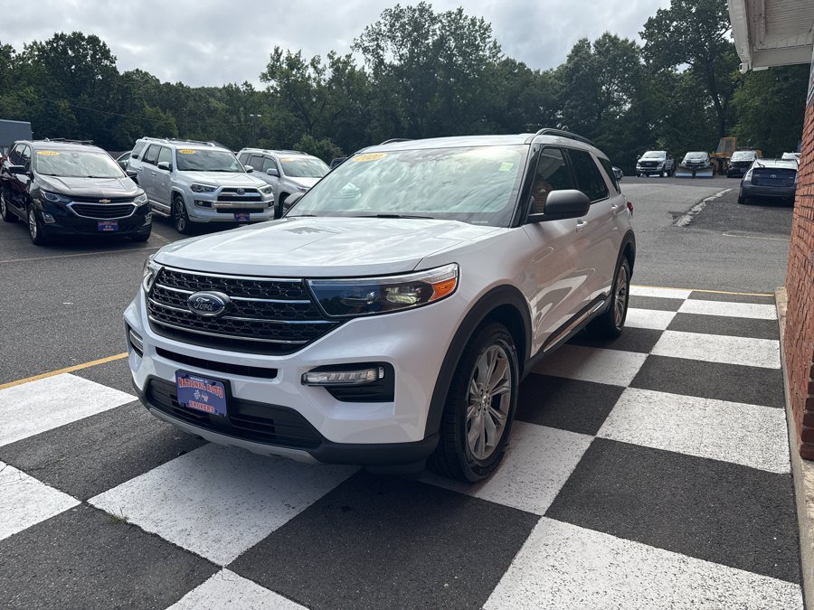 Used 2020 Ford Explorer XLT w/ Equipment Group 202A AWD/4WD image 5