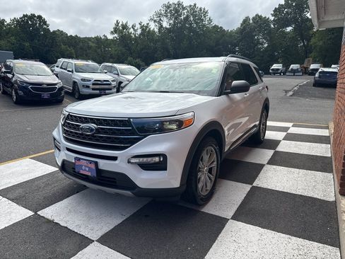 Used 2020 Ford Explorer XLT w/ Equipment Group 202A AWD/4WD image 5