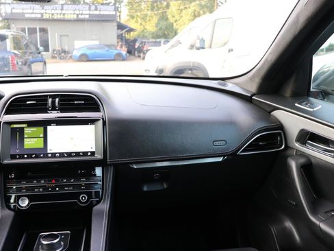 Used 2020 Jaguar F-PACE S AWD/4WD image 18