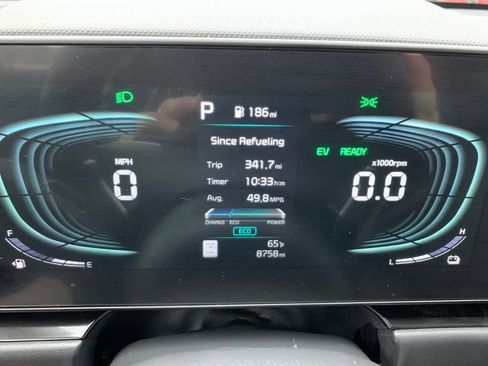 Used 2025 Kia Niro EX image 29