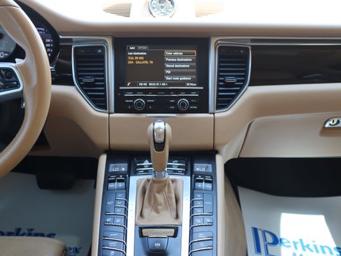 Used 2015 Porsche Macan S AWD/4WD image 14