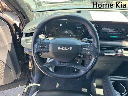 Certified 2024 Kia EV9 GT-Line AWD/4WD image 16