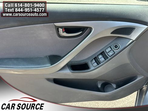 Used 2016 Hyundai Elantra SE w/ Option Group 02 FWD image 10