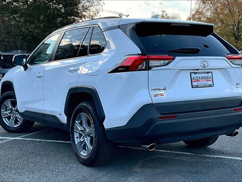 Used 2025 Toyota RAV4 XLE image 11