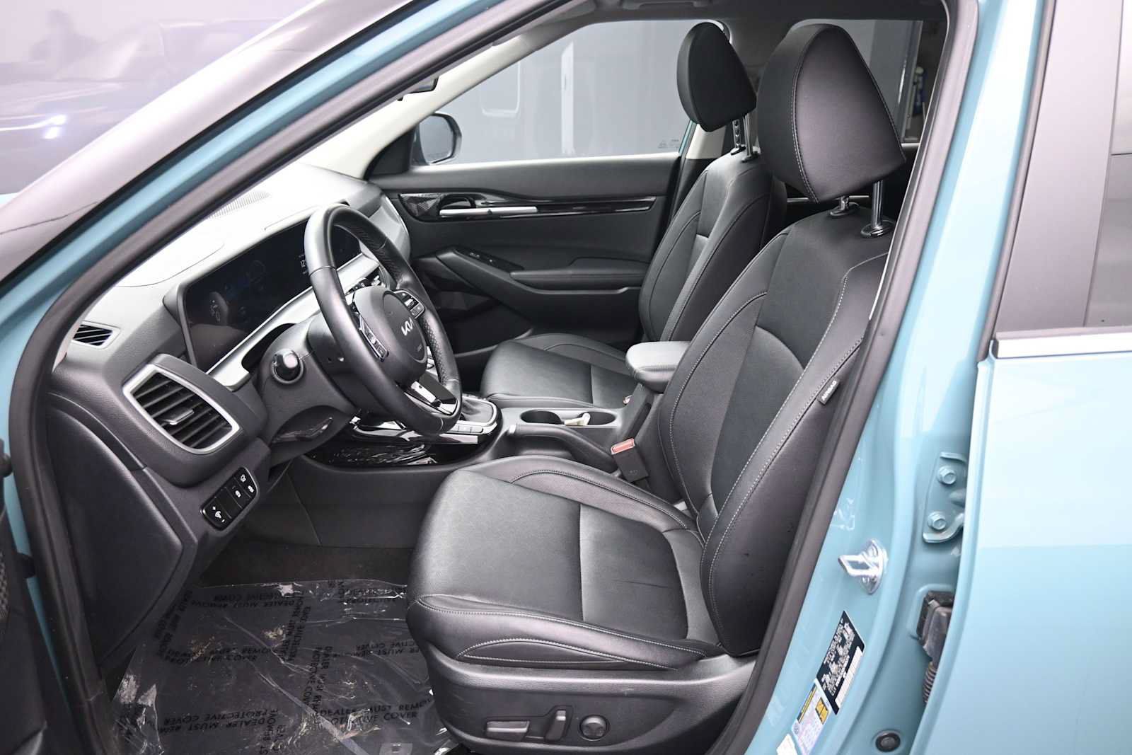 Certified 2025 Kia Seltos EX w/ EX Sunroof Package AWD/4WD image 19