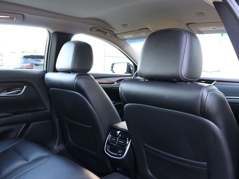 Used 2019 Cadillac XTS Luxury image 35