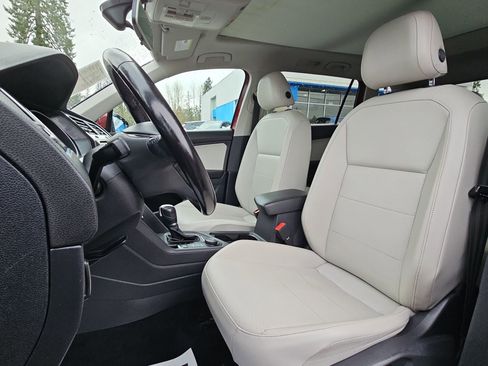 Used 2018 Volkswagen Tiguan SE image 13