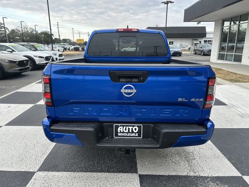 Used 2025 Nissan Frontier SL image 4