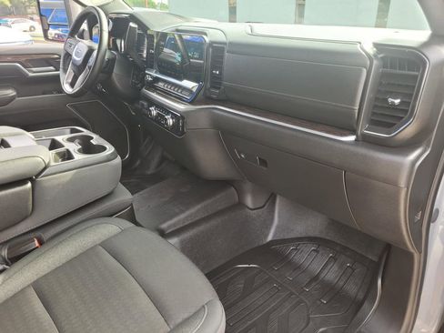 Used 2025 GMC Sierra 2500 SLE w/ SLE Convenience Package AWD/4WD image 8