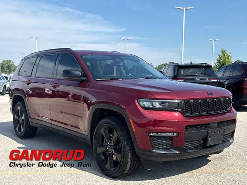 Used 2024 Jeep Grand Cherokee L Limited w/ Black Appearance Package AWD/4WD image 1