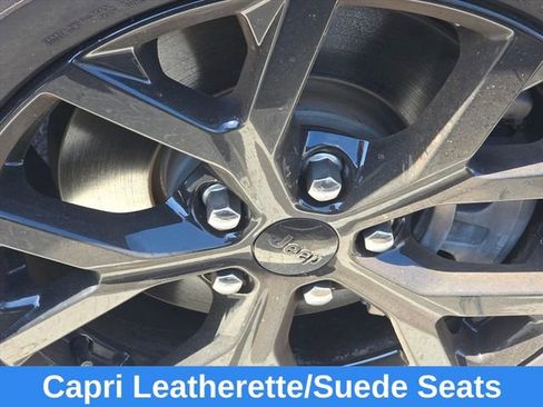 Used 2024 Jeep Grand Cherokee L Laredo image 26