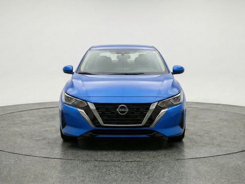 Used 2025 Nissan Sentra SV FWD image 2