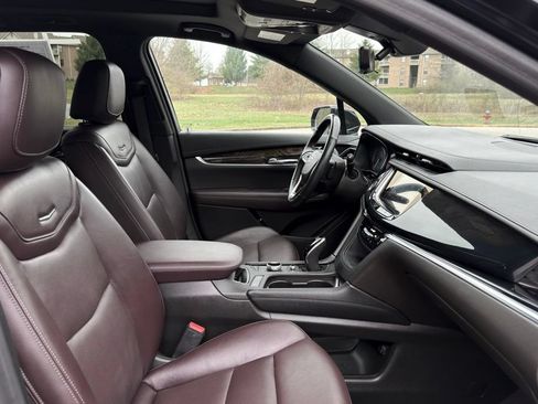 Used 2022 Cadillac XT6 Premium Luxury w/ Technology Package AWD/4WD image 29