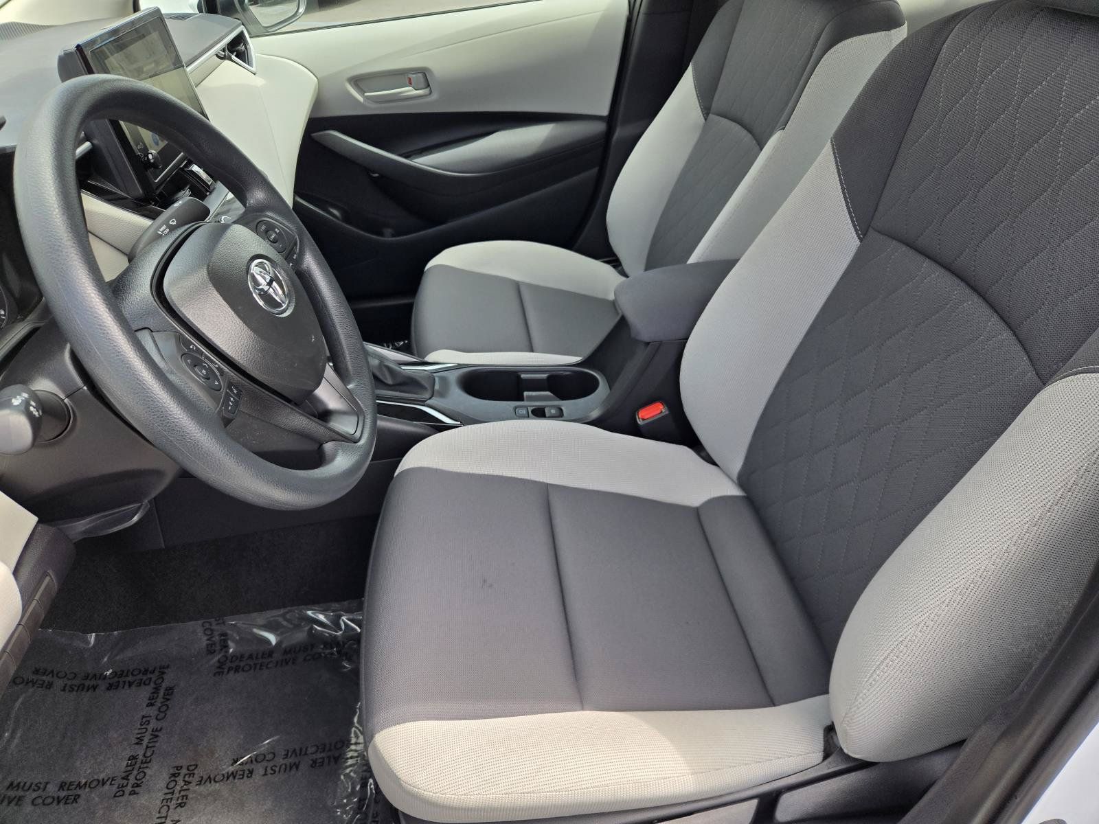 Used 2025 Toyota Corolla LE FWD image 18