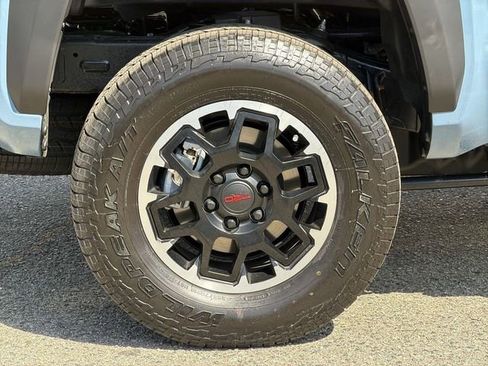 Used 2026 Toyota Tacoma TRD Off-Road w/ TRD Off Road Upgrade Package AWD/4WD image 32