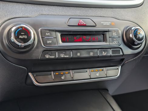 Used 2019 Kia Sorento S image 19