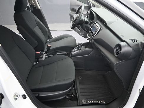 Used 2025 Nissan Kicks Play S image 23