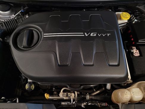 Used 2019 Jeep Cherokee Latitude w/ Popular Appearance Group FWD image 30