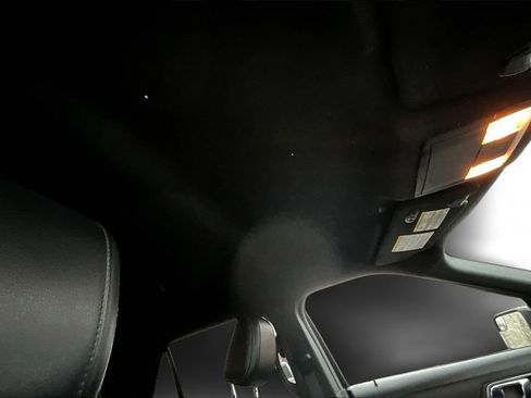 Used 2018 Ford Explorer Limited image 28