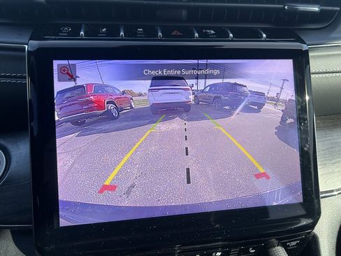 Used 2023 Jeep Grand Cherokee Overland image 28