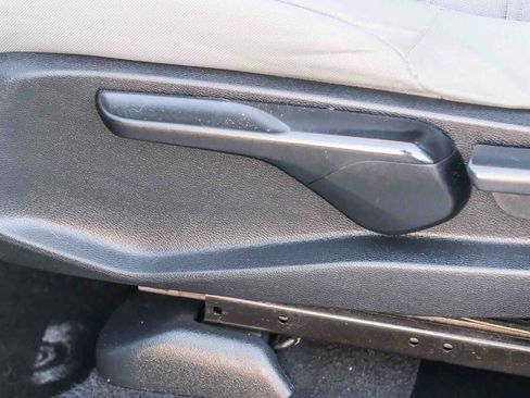 Used 2018 Honda CR-V LX image 24