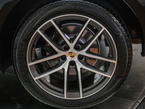 Certified 2026 Porsche Macan AWD/4WD image 14